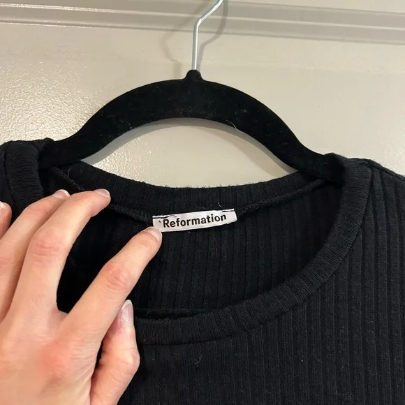 Reformation Jackie Tee Black Ribbed Long-Sleeve Cropped Tee - Picture 2 of 4